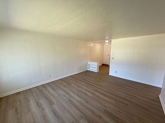 4th image of 1835 Beach Ave NE Unit 11