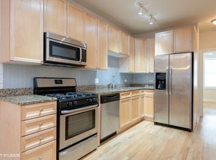 3349 N Clark St #1SE, Chicago, IL 60657