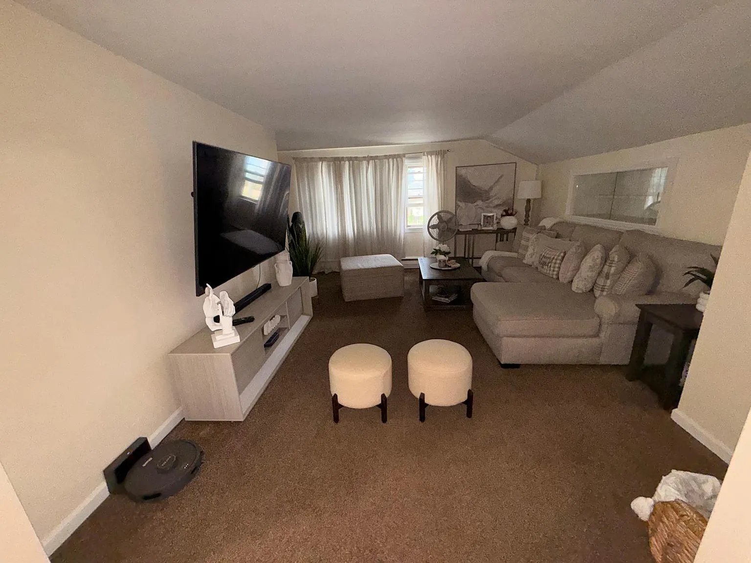 3 bed, $1,700 — Photo 1