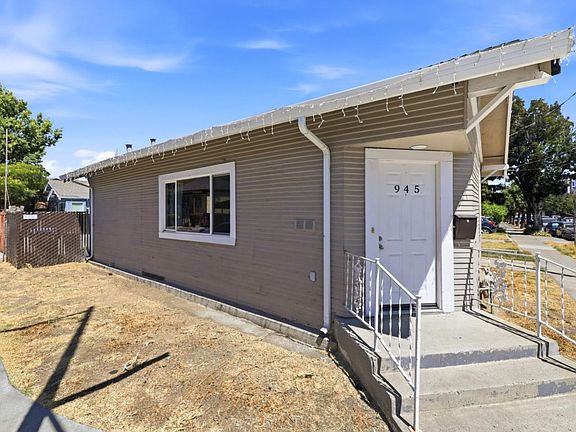4th image of 945 Cinnabar St
