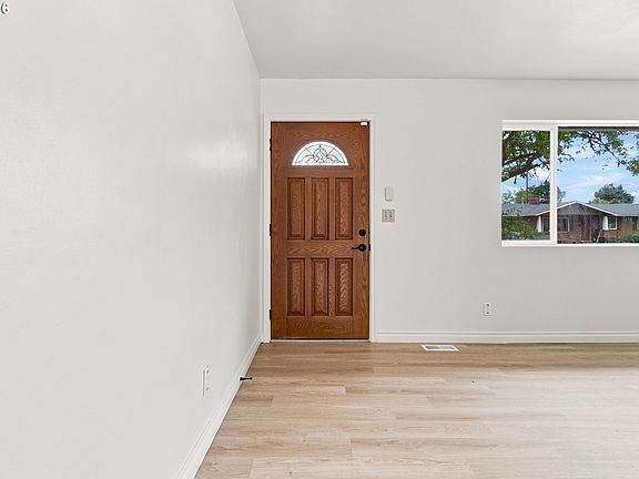 3rd image of 11395 SW 13th St