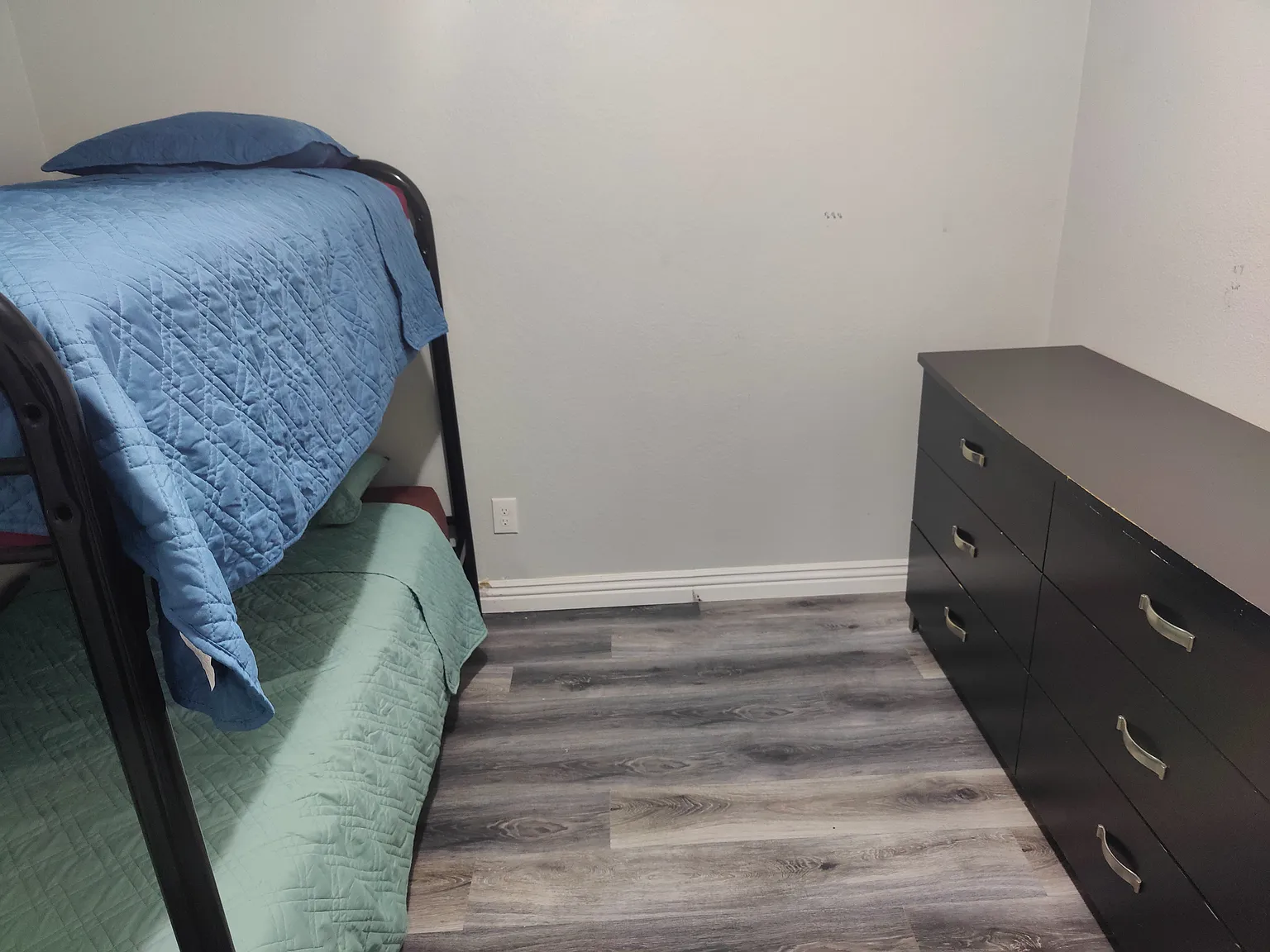 4 bed, 1330 sqft, $4,000 — Photo 2
