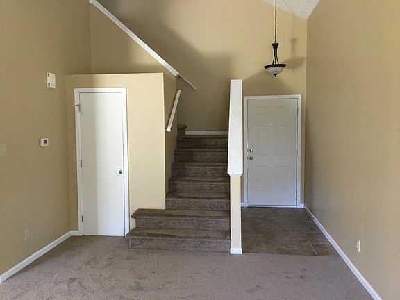 4th image of 4472 Connaught East Dr