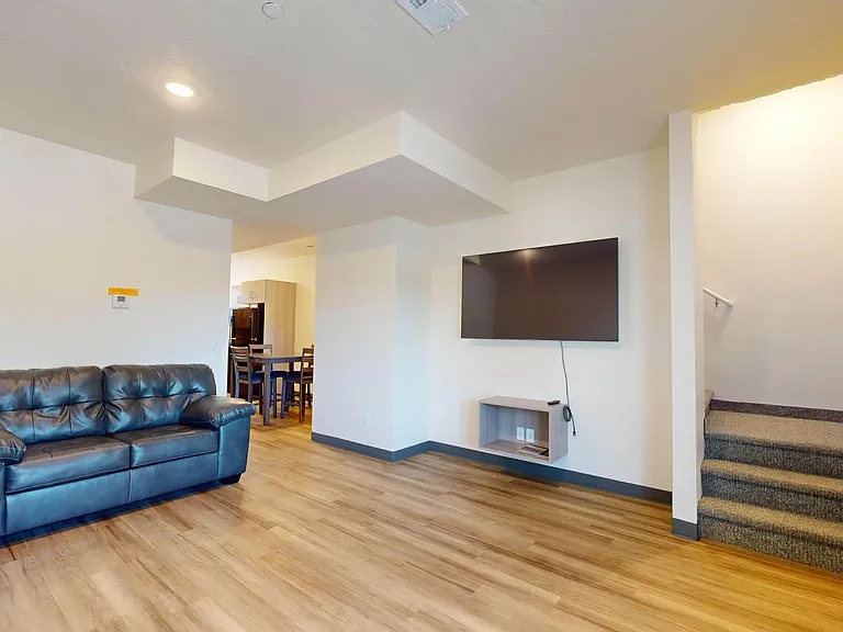 655 W 200 N — Photo 20