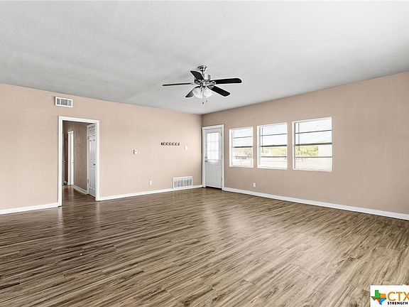5th image of 110 E Anderson Ave