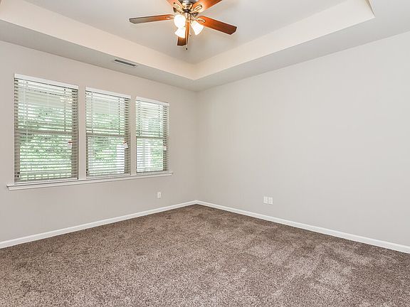 4th image of 48 Ashby Dr
