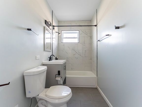 5th image of 845 Lyman Ave #3N
