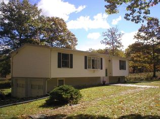 396 Little Walker Rd, Shohola, PA 18458