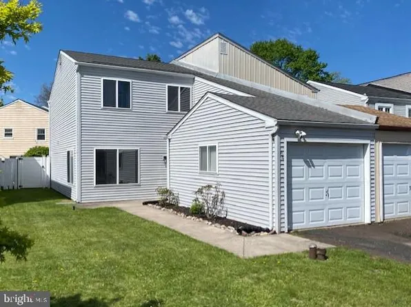 64 Pennington Ln, Quakertown, PA 18951