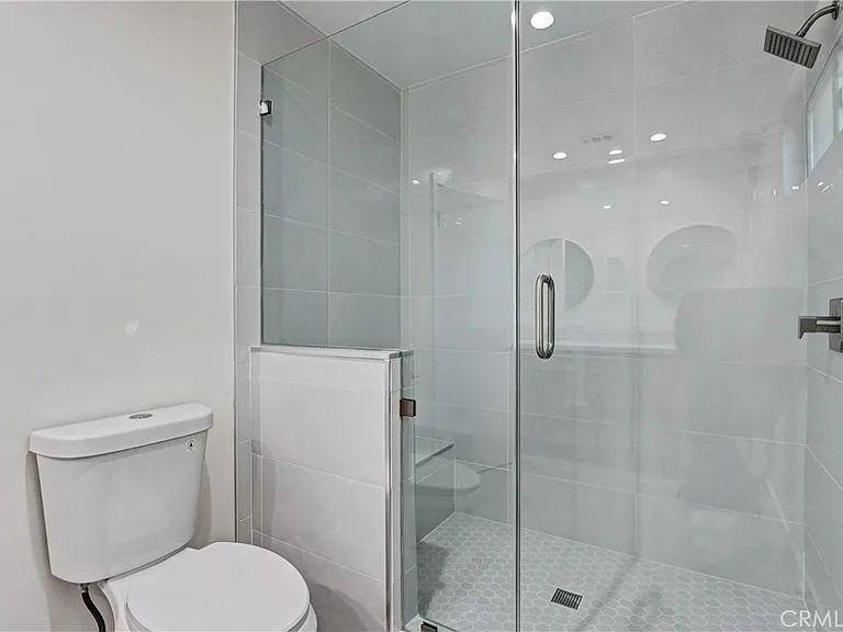 6851 Forbes Ave — Photo 22