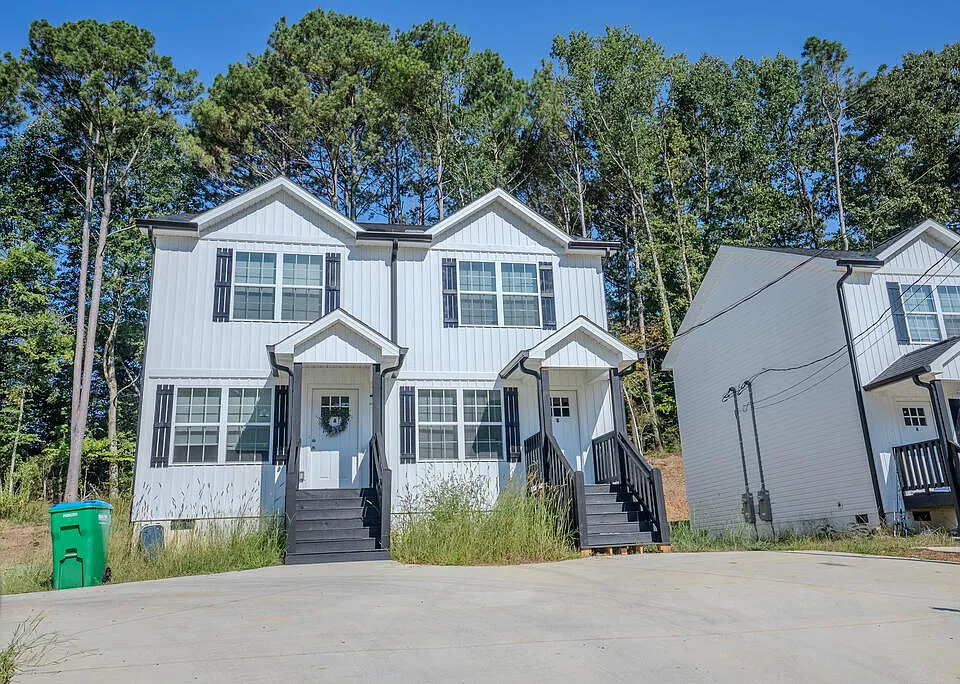 117 Harrison Ln SE
