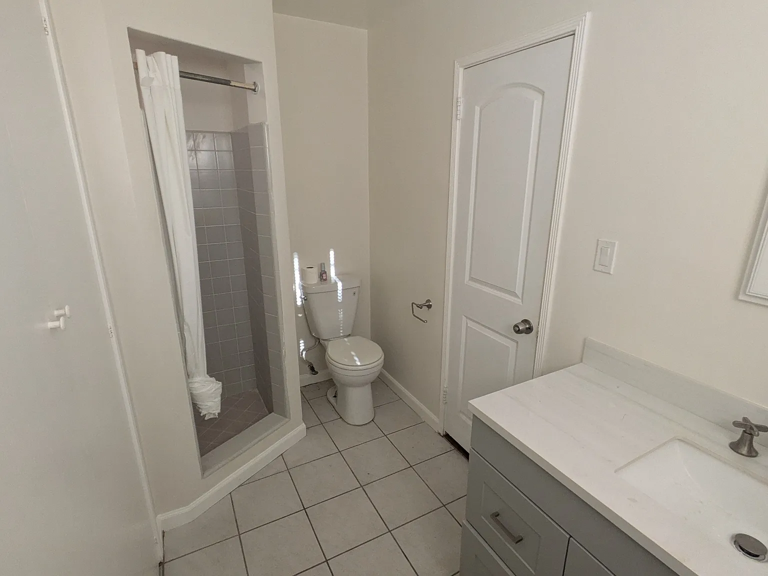 Studio, 250 sqft, $1,400 — Photo 4
