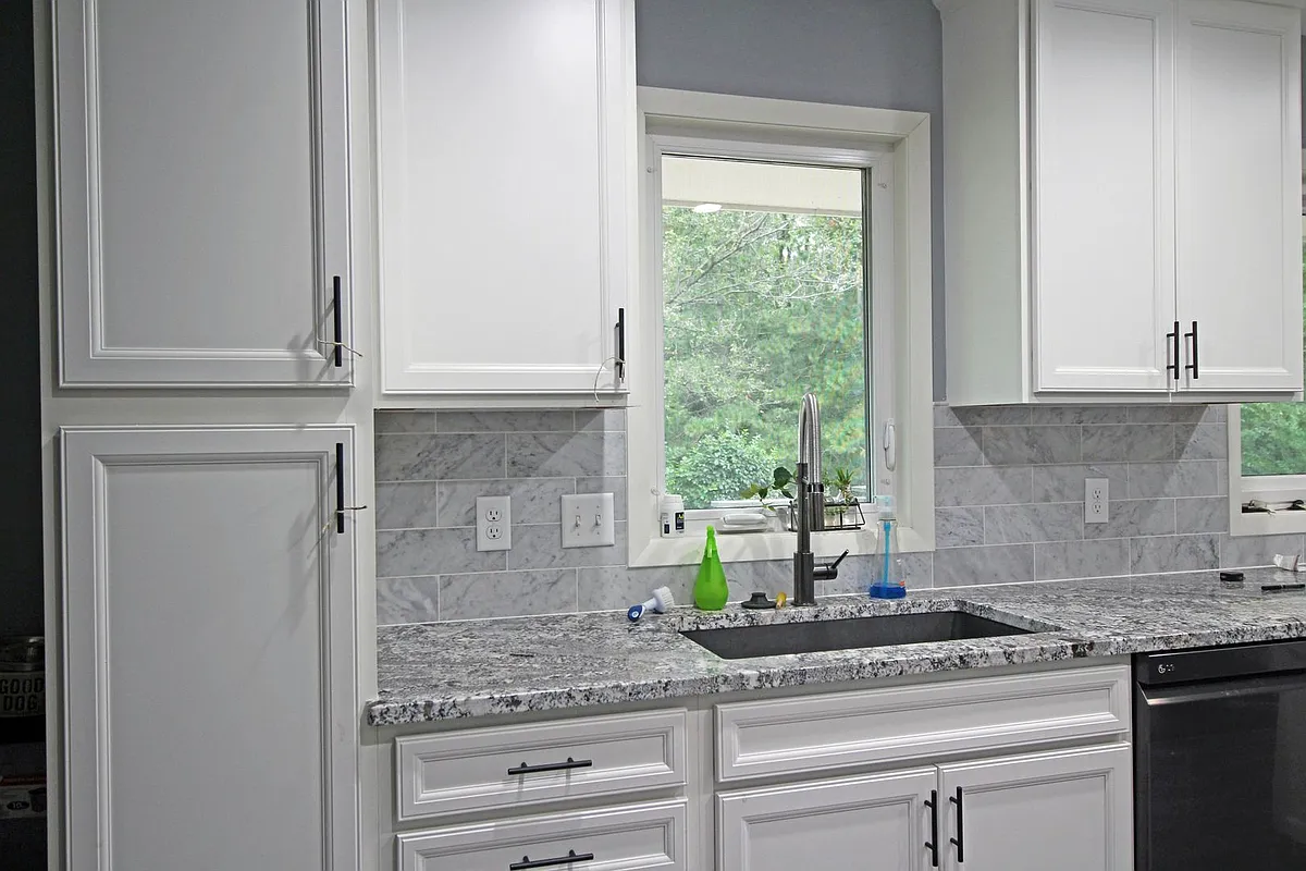 Building Photo - 4136 Kings Dr