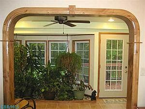 4th image of 2865 Meadowbrook Dr NE