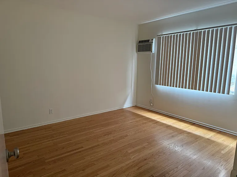 1037 S Holt Ave #3 — Photo 10