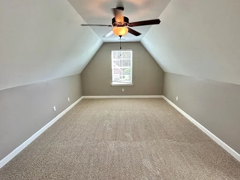 8136 Maywood Dr — Photo 10