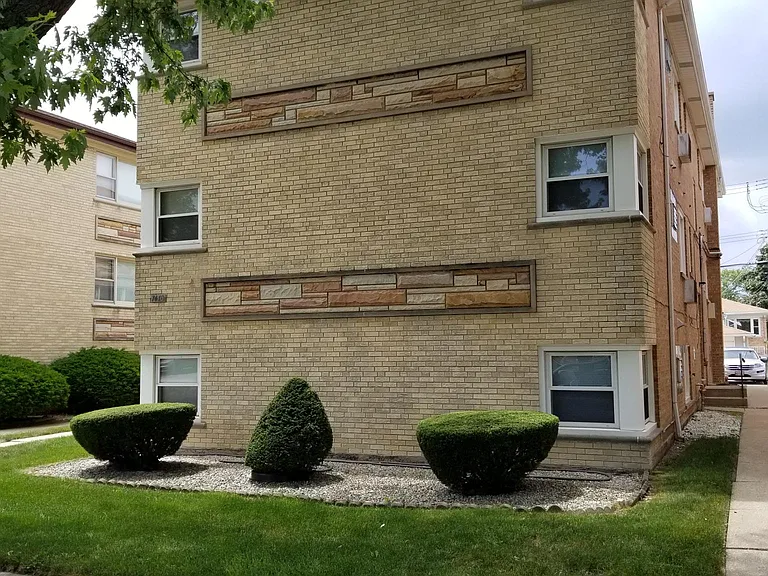 7410 N Harlem Ave #1E — Photo 2