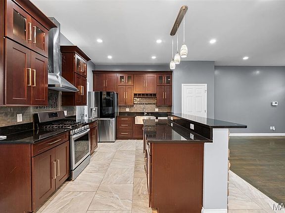 5th image of 2112 S 11th St