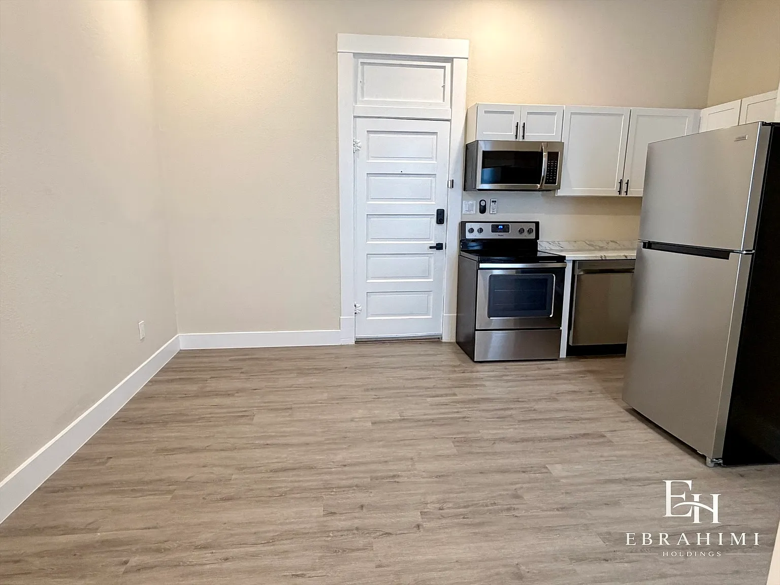 Studio, 400 sqft, $900 — Photo 2