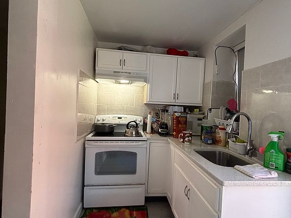 3rd image of 1058 Burke Ave #1