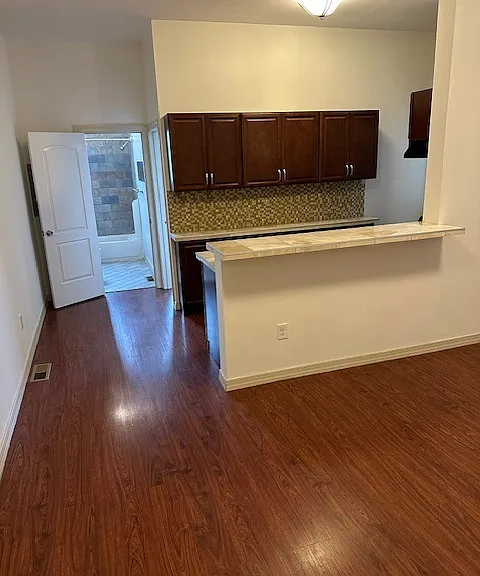 4708 Chestnut St — Photo 2