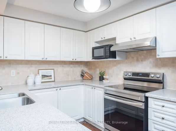 88 Manley Ln, Milton, ON L9T 5N9