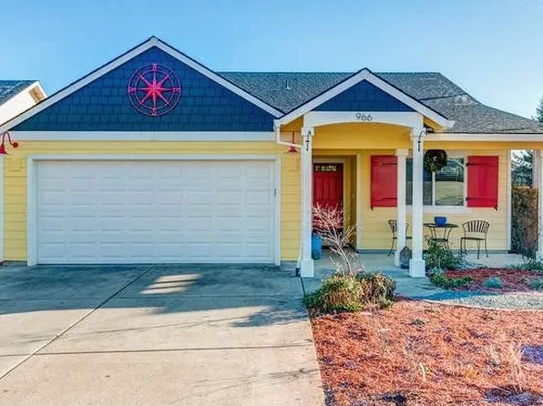 966 4th Ave, Vernonia, OR 97064