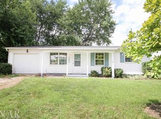 1402 Dillon Dr, Normal, IL 61761