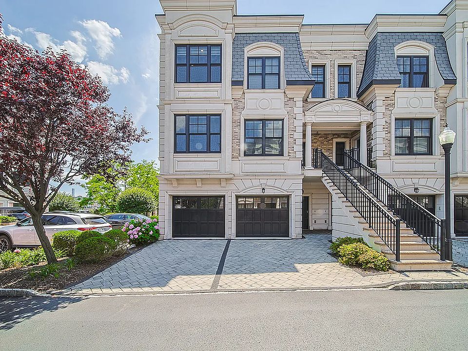 1st image of 35 Marquis Ct #35