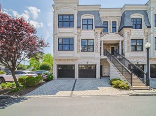 35 Marquis Ct #35, Edgewater, NJ 07020