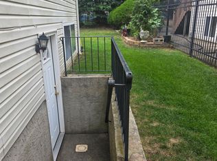 22 Lerer Ln, Staten Island, NY 10307