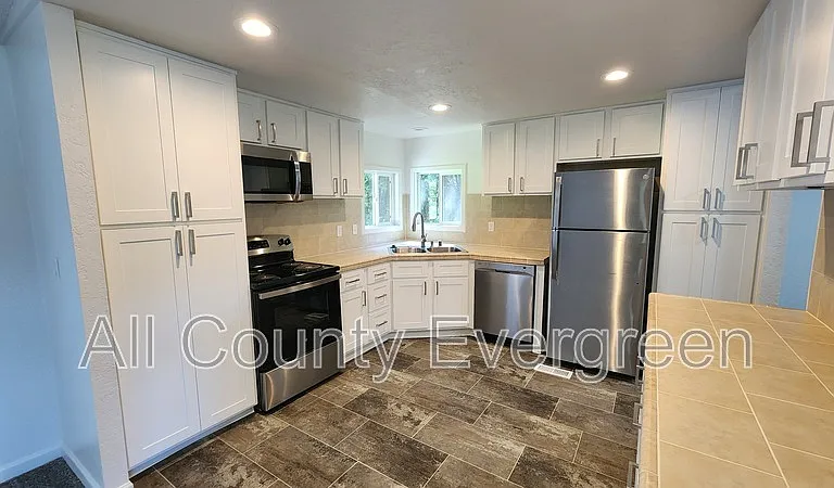 33425 Benbow Dr E — Photo 11