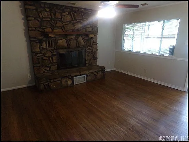 3 bed, 1.5 bath, 1200 sqft, $1,225 — Photo 3