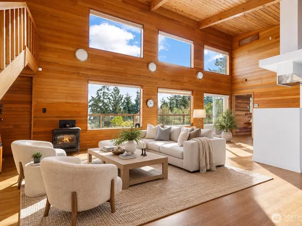 3363 Greenbank Drive, Greenbank, WA 98253