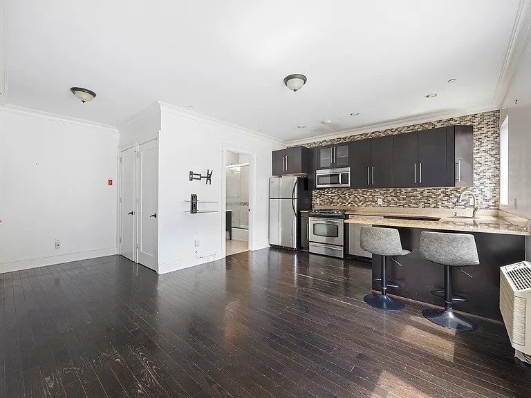 6641 69th St #1D — Photo 1
