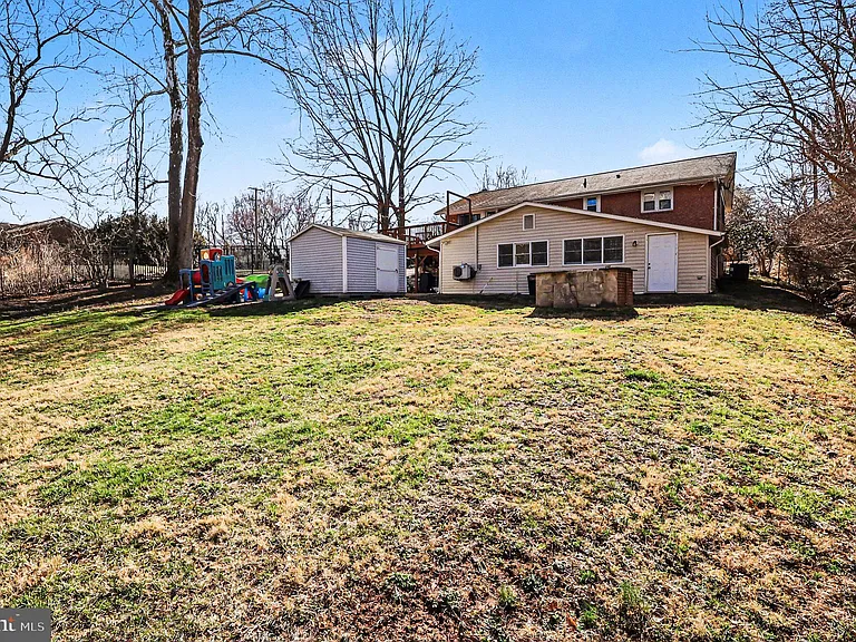 7409 Lake Dr — Photo 39