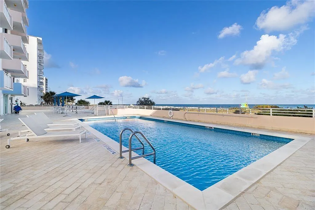 Ocean Point Condo — Photo 2
