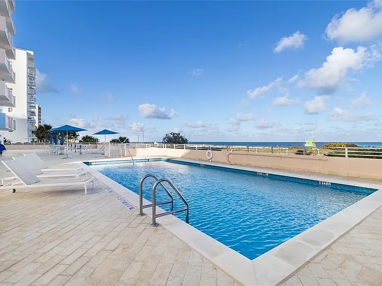 345 Ocean Dr #512 — Photo 2