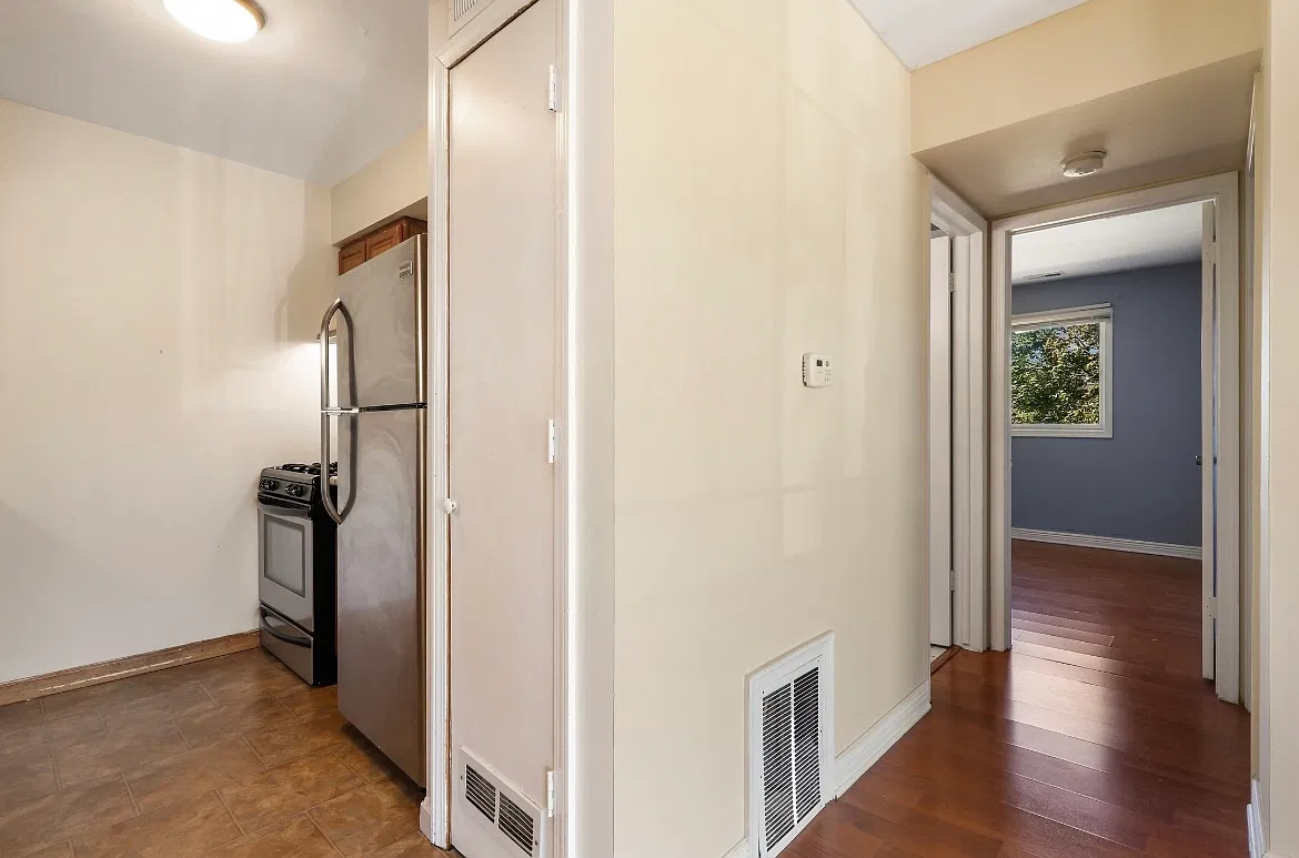 2 bed, 900 sqft, $1,550 — Photo 4
