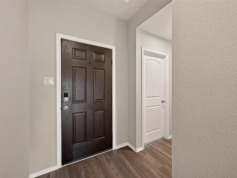 21422 Chester Cliff Ln — Photo 6