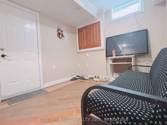 4th image of 724 Hillcrest Rd