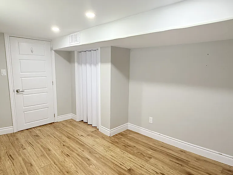 1396 Lillian Ave #LOWER — Photo 6