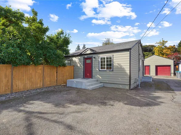 1715 Snyder Avenue, Bremerton, WA 98312