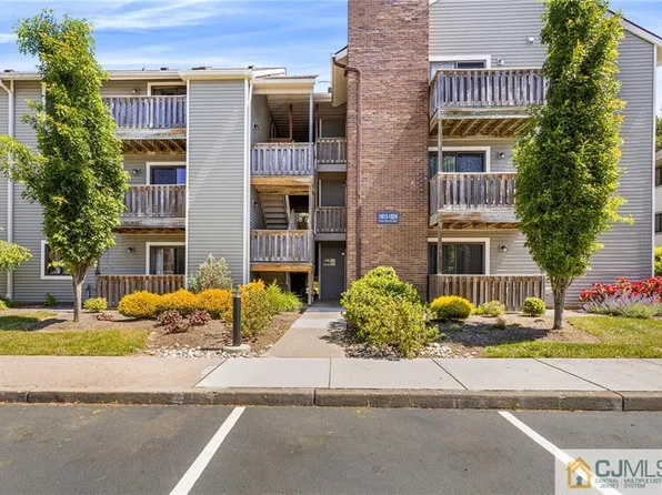 1914 Ravens Crest Dr, Plainsboro, NJ 08536