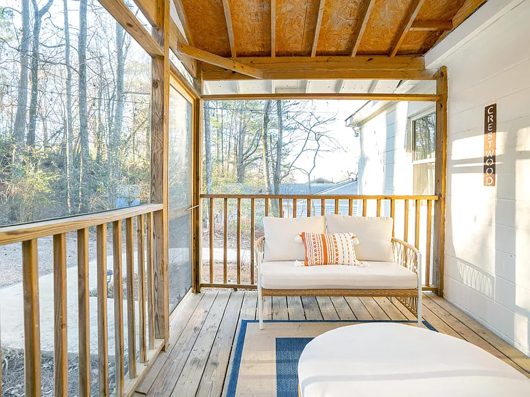 Private Screened in Back Porch
