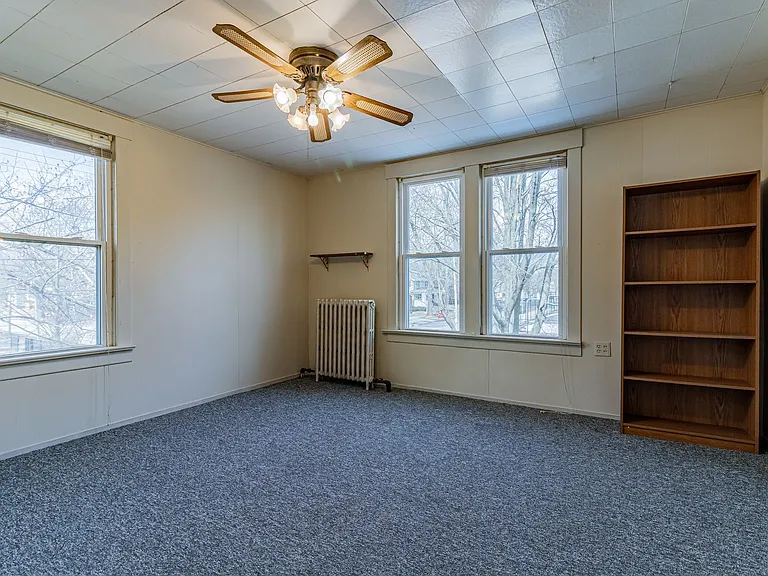 311 W Green St — Photo 22