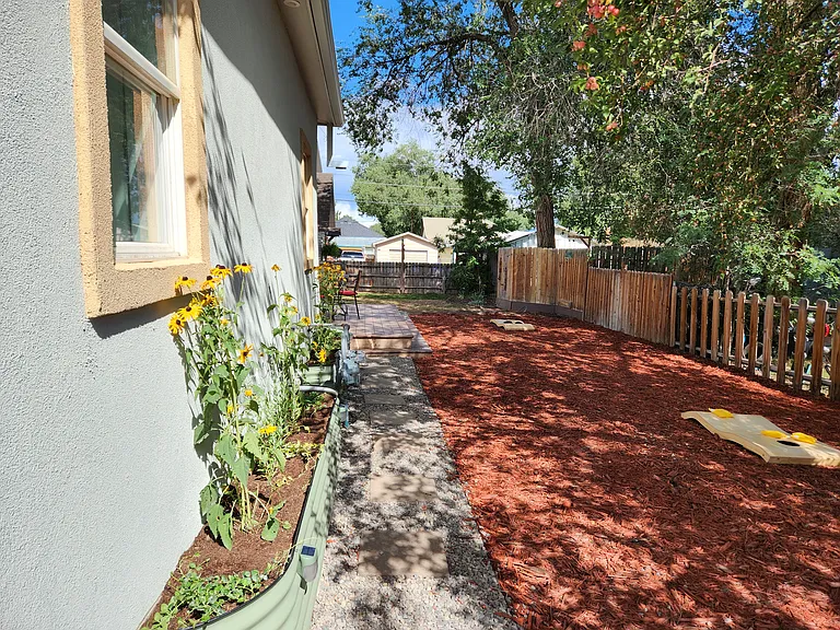 623 S 4th St — Photo 16