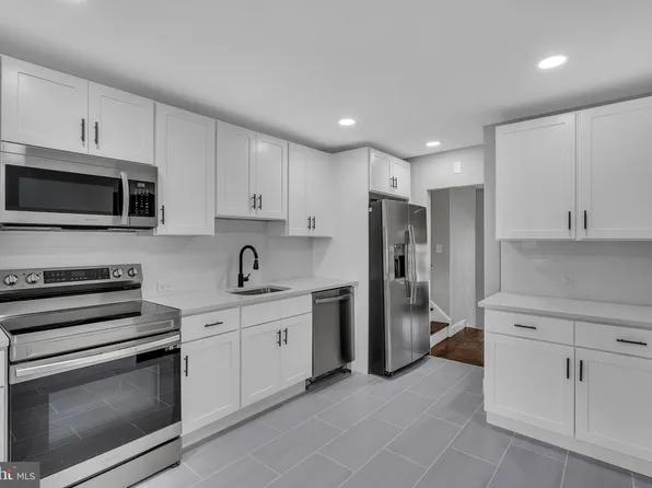 259 Hendrickson Ave, Edgewater Park, NJ 08010
