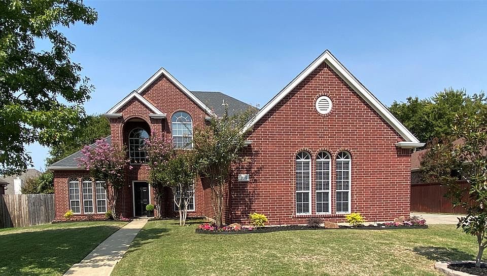 1st image of 905 Saint Eric Dr