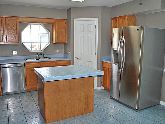 3rd image of 9021 Bluebay Ln
